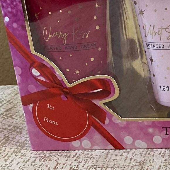 Simple Pleasures 4 Pc Luxury Hand Cream Collection Gift Set New - NWT - Picture 3 of 4